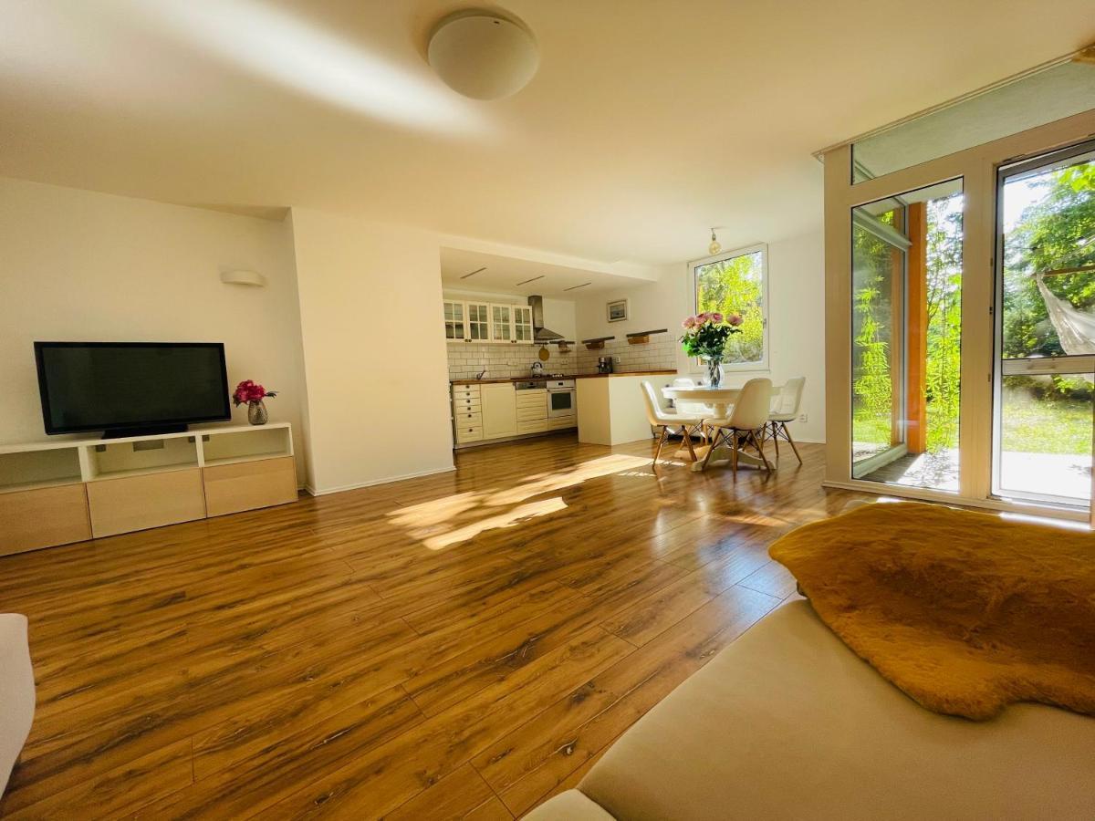 70M2 Romantic Living In The Old Town With Garden Bratislava Exteriér fotografie