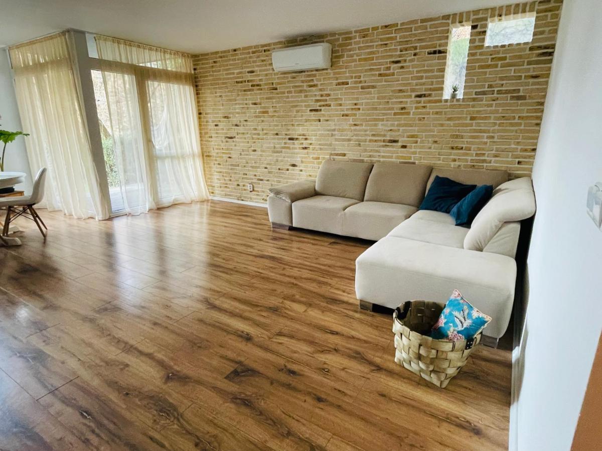 70M2 Romantic Living In The Old Town With Garden Bratislava Exteriér fotografie