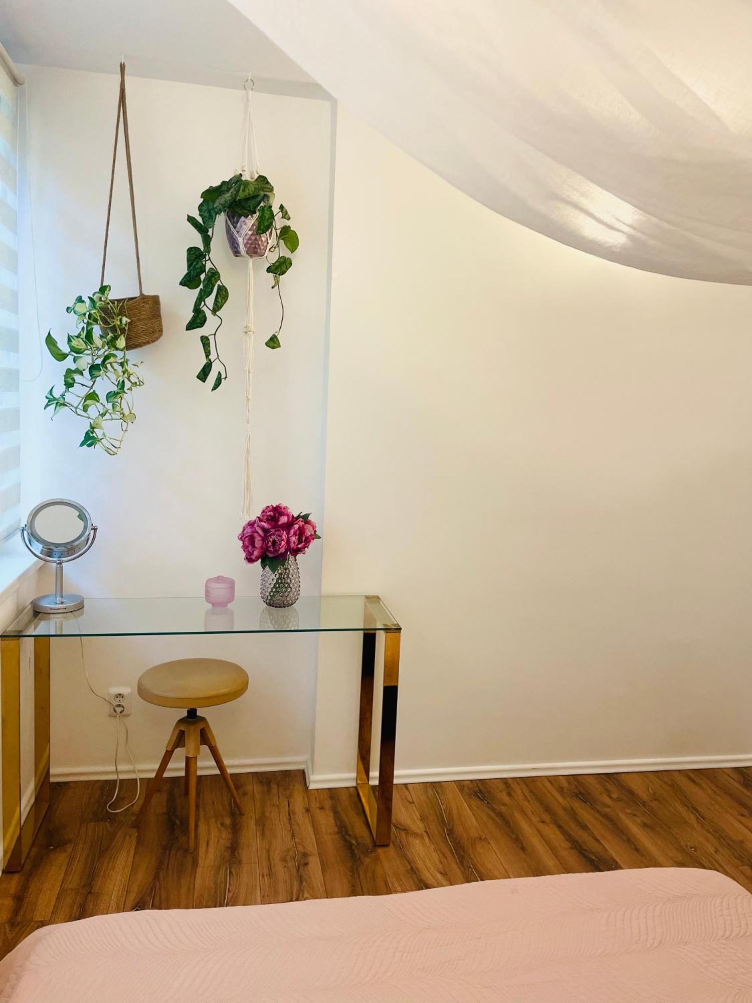 70M2 Romantic Living In The Old Town With Garden Bratislava Exteriér fotografie