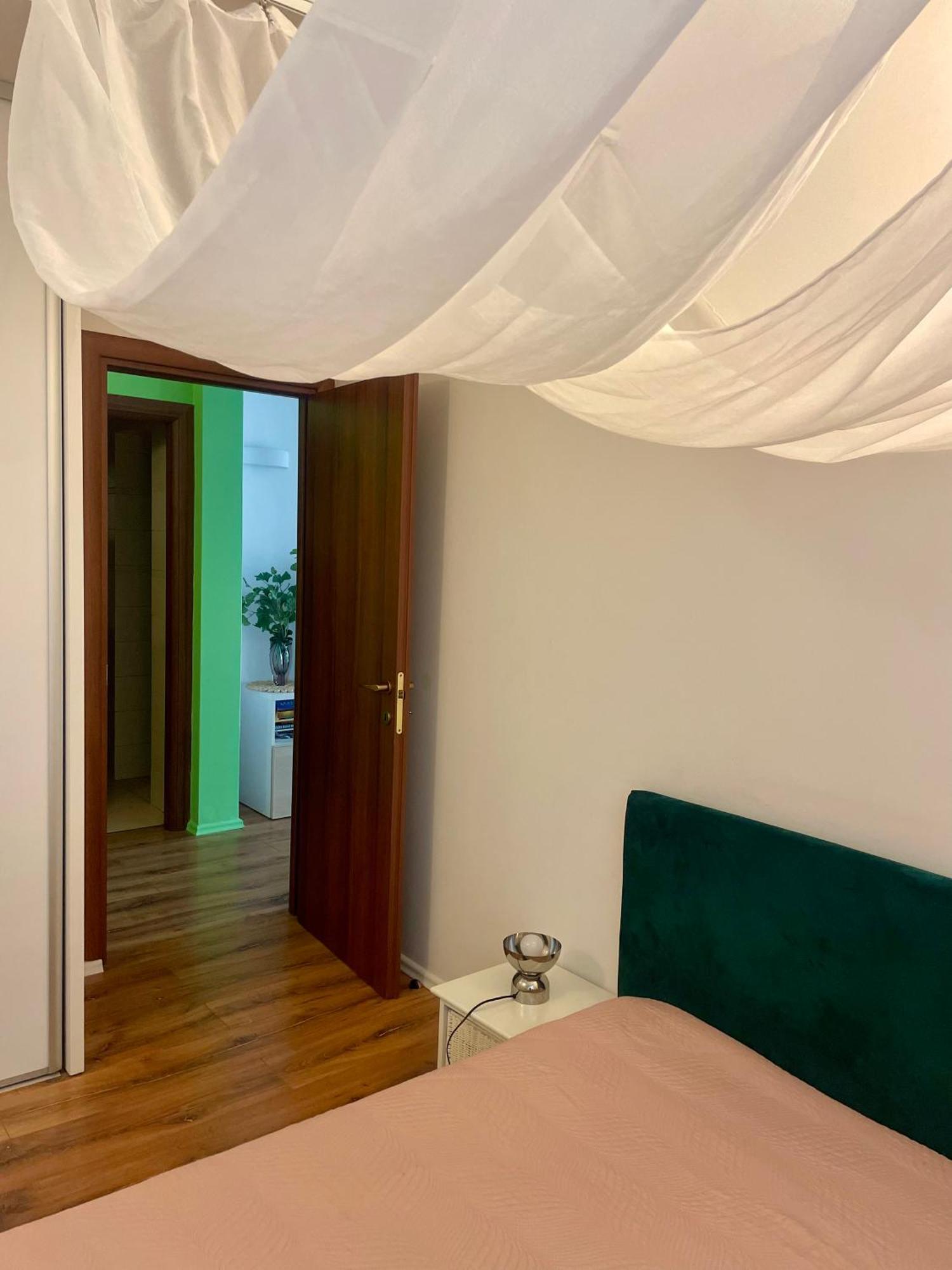 70M2 Romantic Living In The Old Town With Garden Bratislava Exteriér fotografie